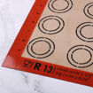 Εικόνα για Αντικολλητική Επιφάνεια Ψησίματος Σιλικόνης 29.5 x 42 cm Κατάλληλη Για Μπισκότα και Μακαρόν